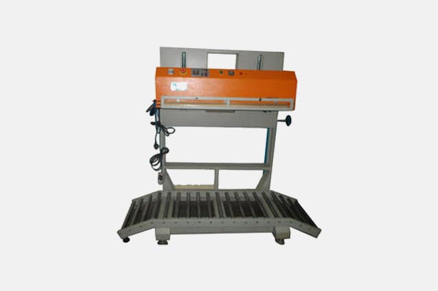 Horizontal Pneumatic Sealing Machine